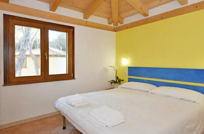 Is Arenas Village 萨尔奇图库列里